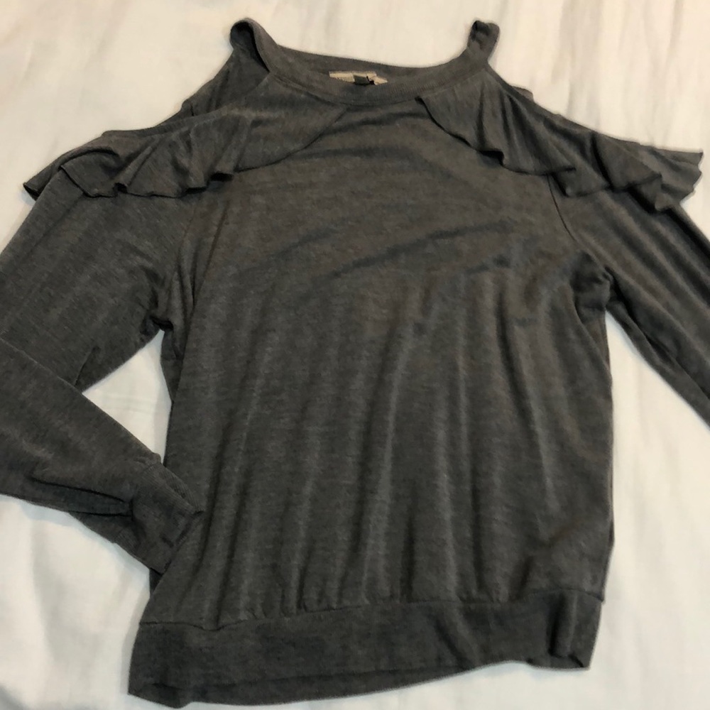 Dark gray cold shoulder long sleeve shirt.